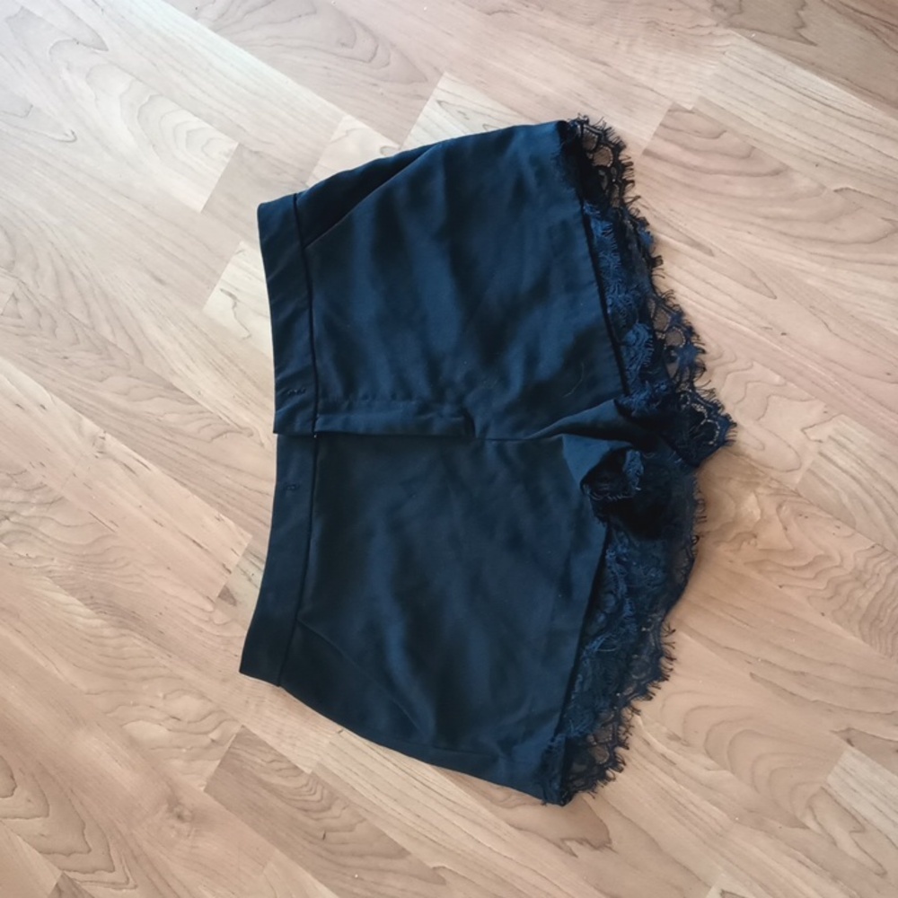 Forever 21 black lace bottom shorts size M